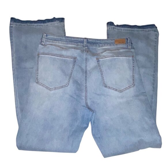 True Craft High-Rise Flare Jeans Size 15R Light Wash Distressed Cotton Blend Wom - Picture 9 of 10